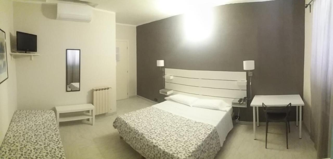 Hotel Malibu Spotorno Esterno foto