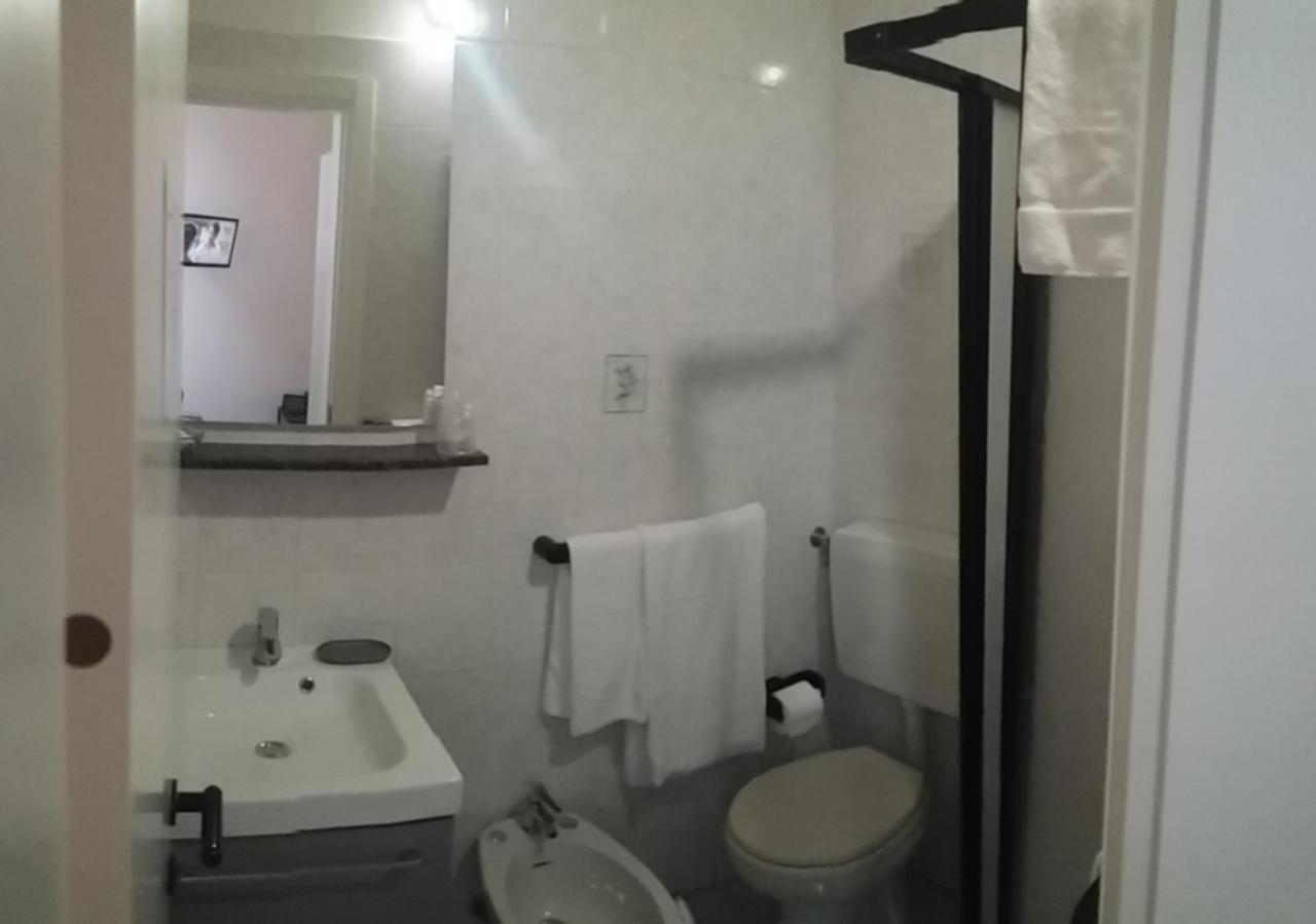 Hotel Malibu Spotorno Esterno foto