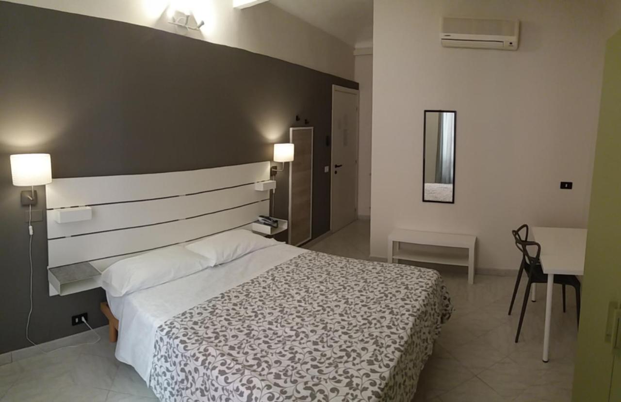 Hotel Malibu Spotorno Esterno foto